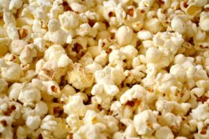 Lees meer over het artikel Popcornmachine huren of kopen? Wat is de beste keuze voor jou!